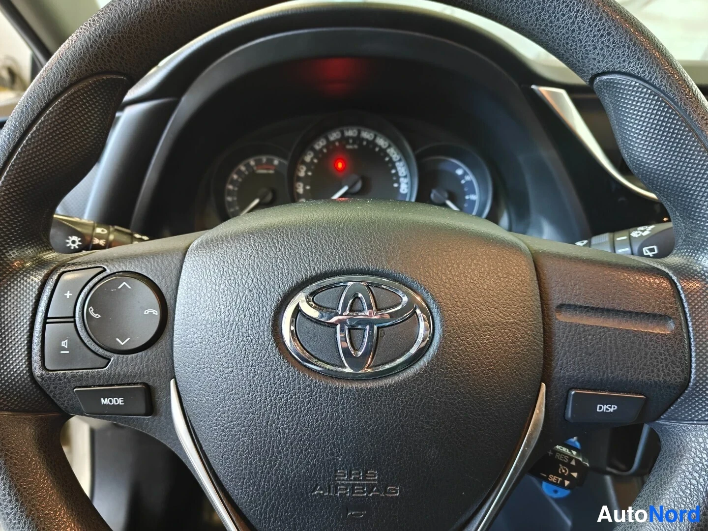 Hopea Toyota Auris 2015, yksityiskohta, kuva 13
