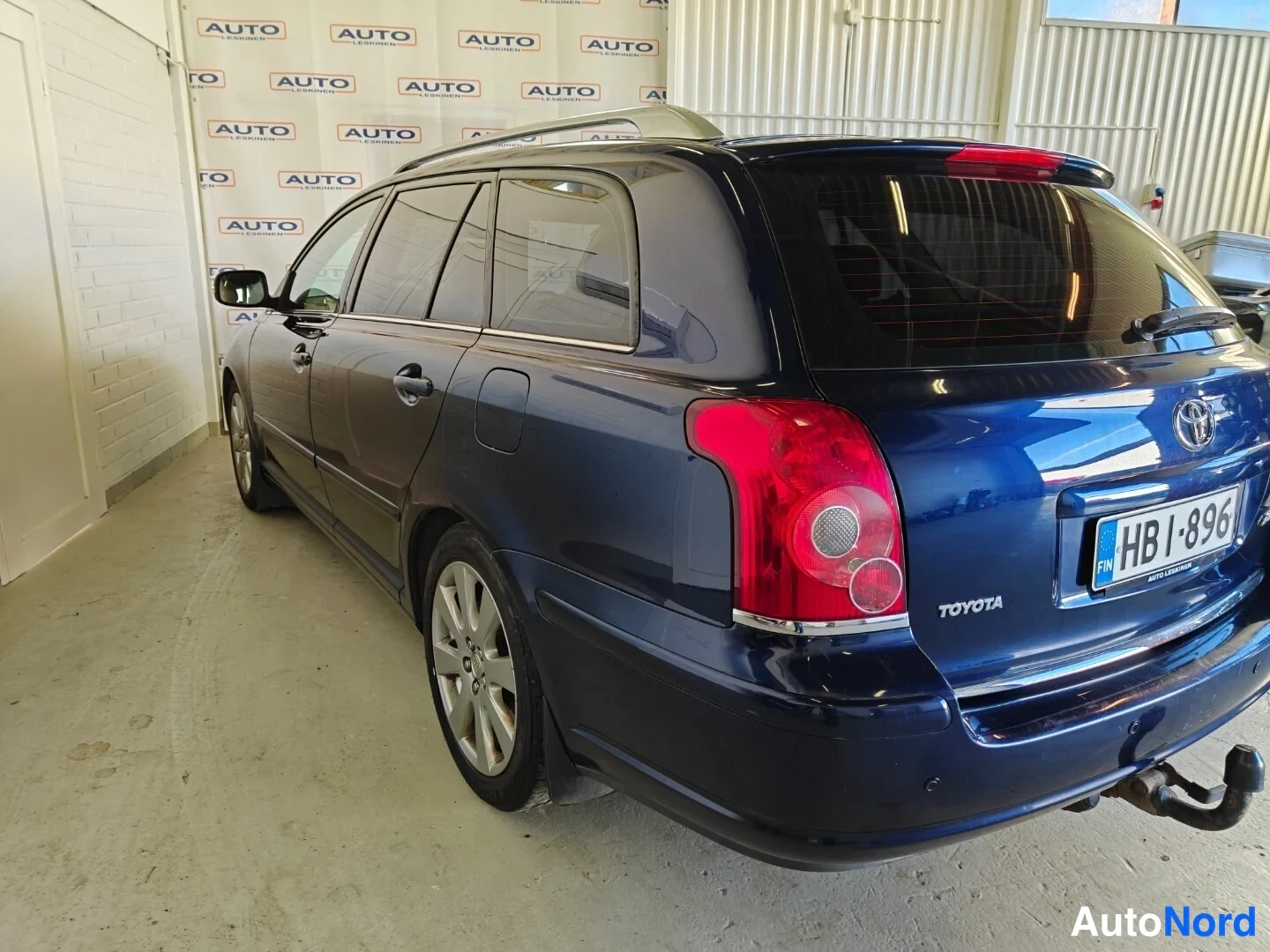 Sininen Toyota Avensis 2008, takaviisto, kuva 6