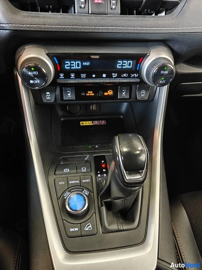 Hopea Toyota RAV4 2023, yksityiskohta, kuva 13