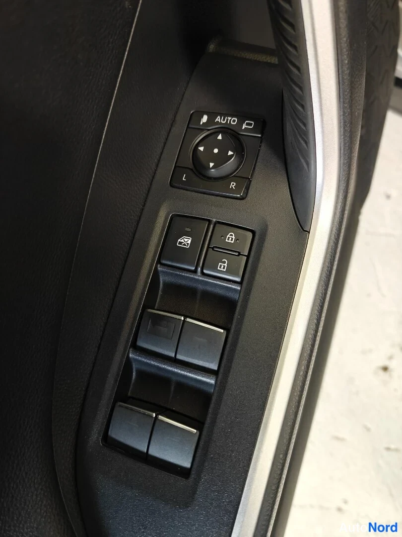 Hopea Toyota RAV4 2023, yksityiskohta, kuva 15