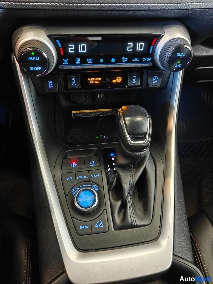 Musta Toyota RAV4 2019, yksityiskohta, kuva 17