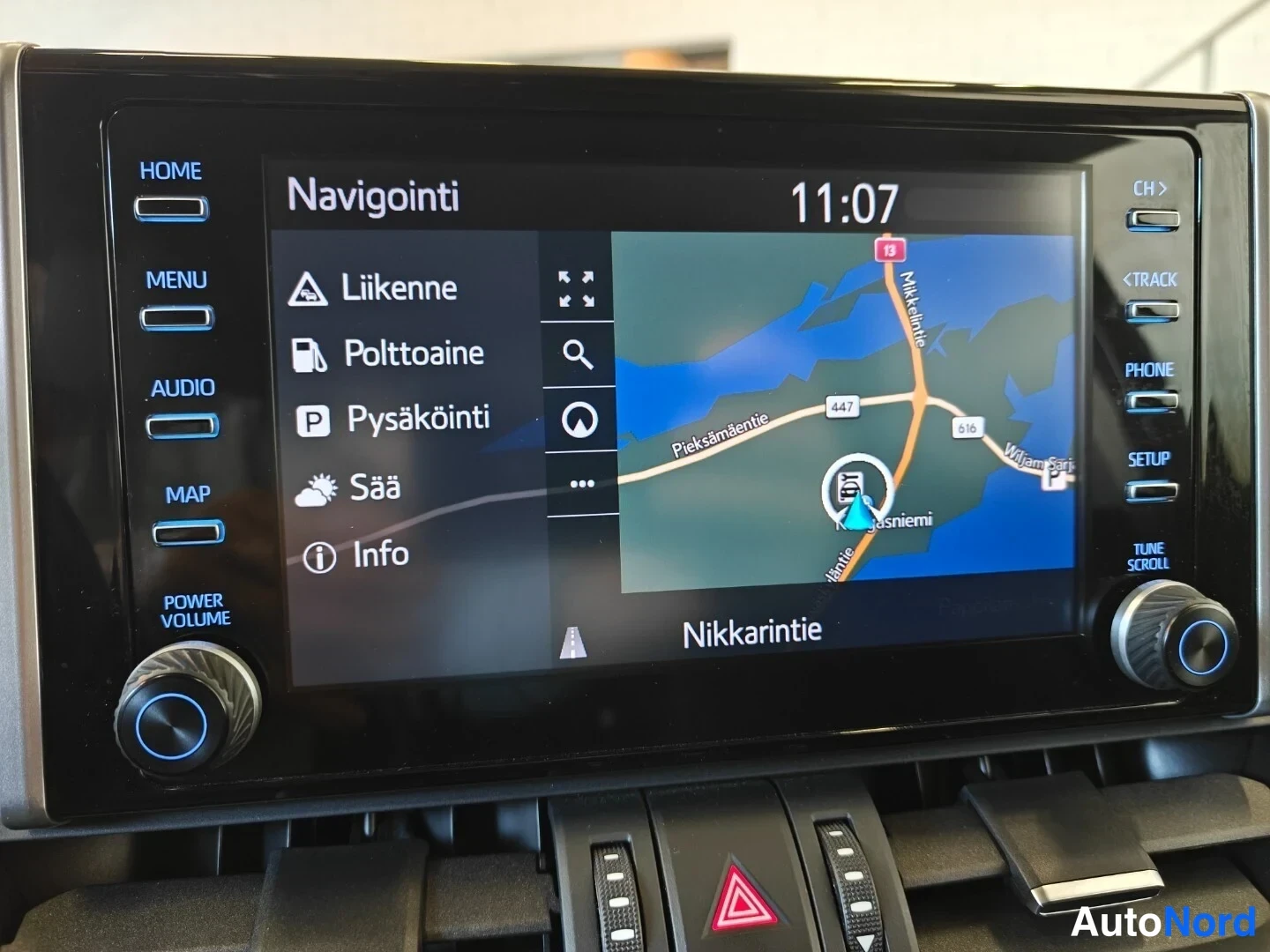 Musta Toyota RAV4 2019, yksityiskohta, kuva 19