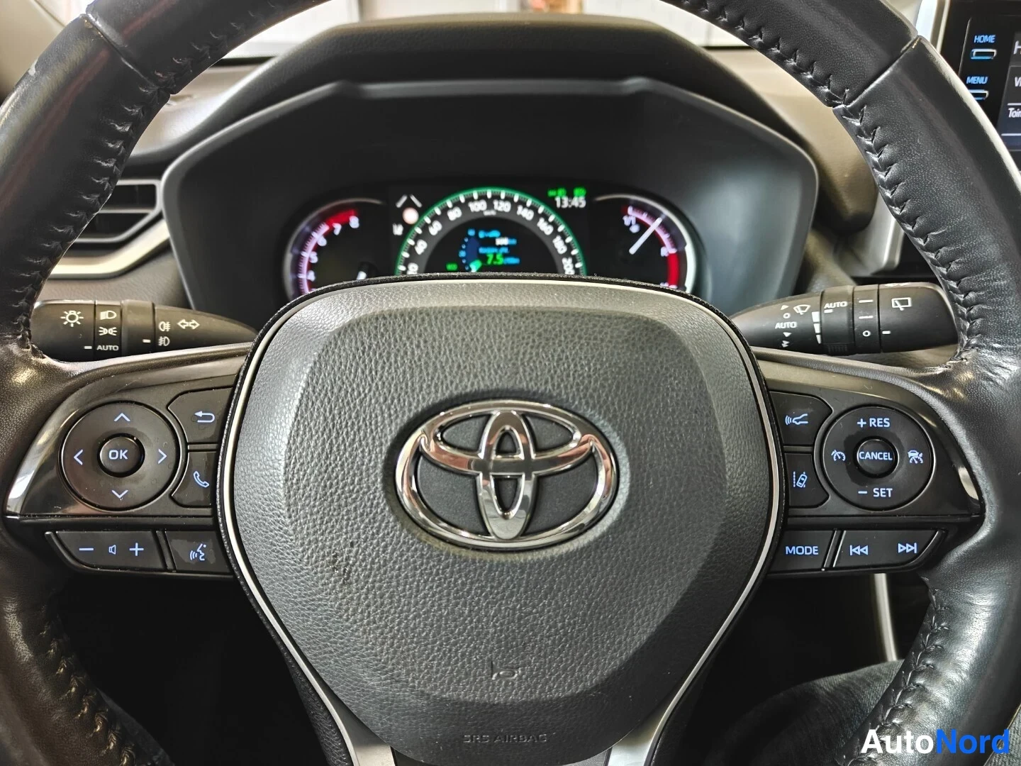 Sininen Toyota RAV4 2019, yksityiskohta, kuva 14