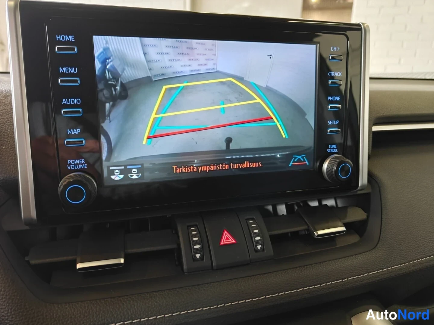 Sininen Toyota RAV4 2019, yksityiskohta, kuva 18