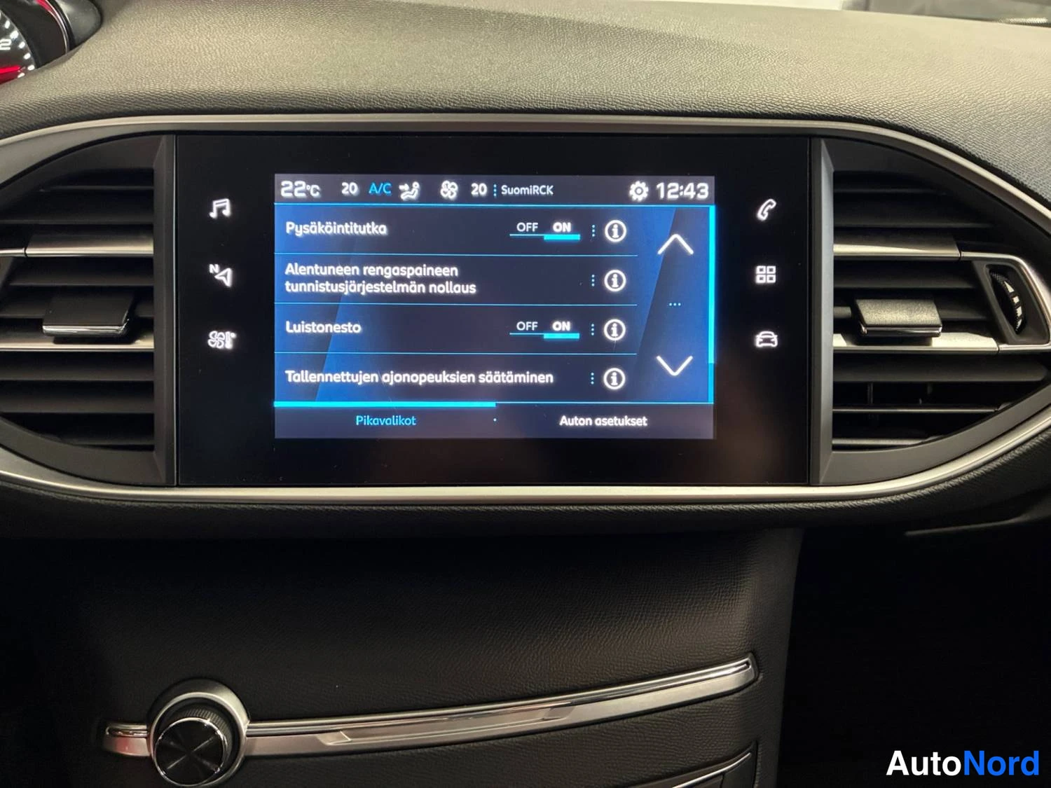 Punainen Peugeot 308 2019, yksityiskohta, kuva 21