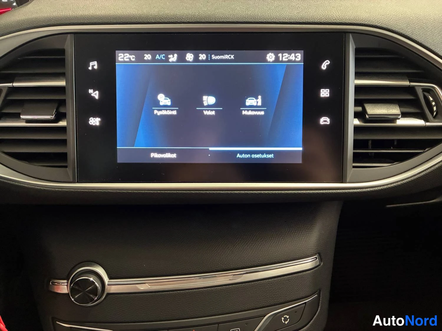 Punainen Peugeot 308 2019, yksityiskohta, kuva 22