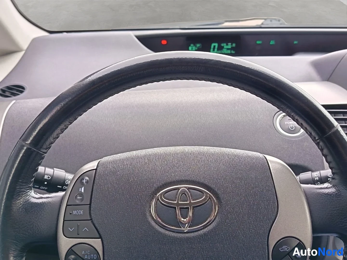 Harmaa Toyota Prius 2008, yksityiskohta, kuva 15