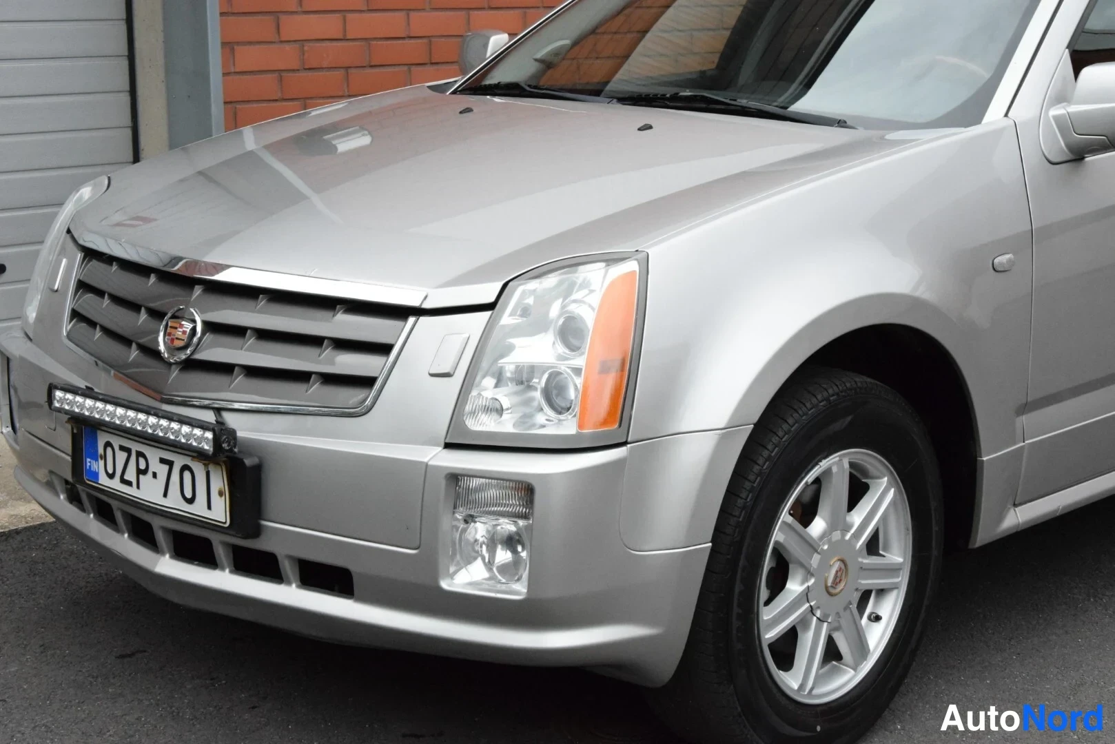 Beige Cadillac SRX 2006, etuviisto, keula vasemmalle, kuva 2