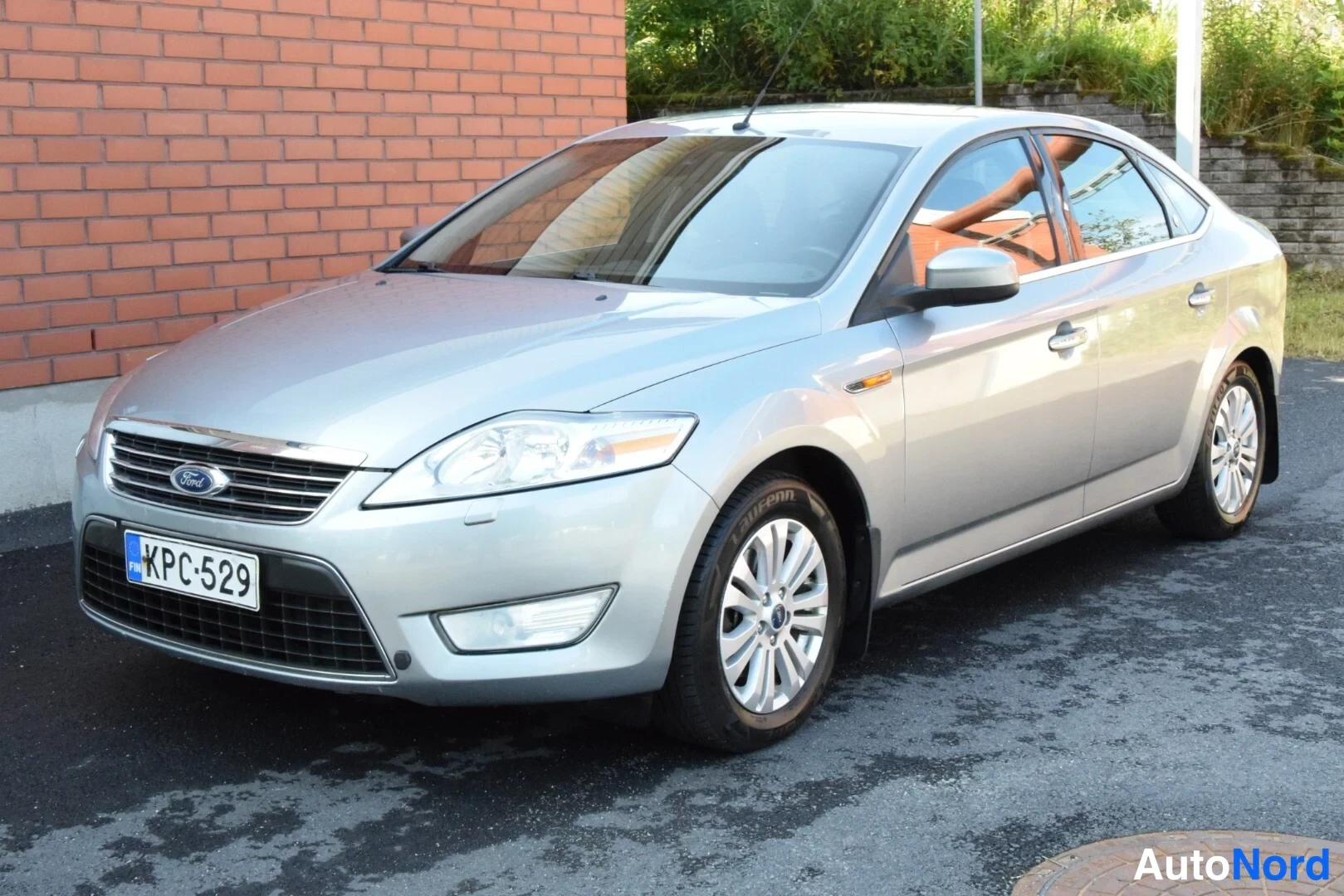 Ford Mondeo 2,0 Ghia 2009