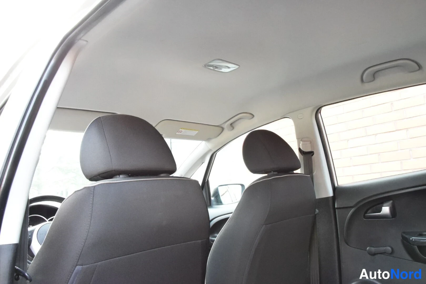 Beige Kia Venga 2010, etuistuimet, kuva 14