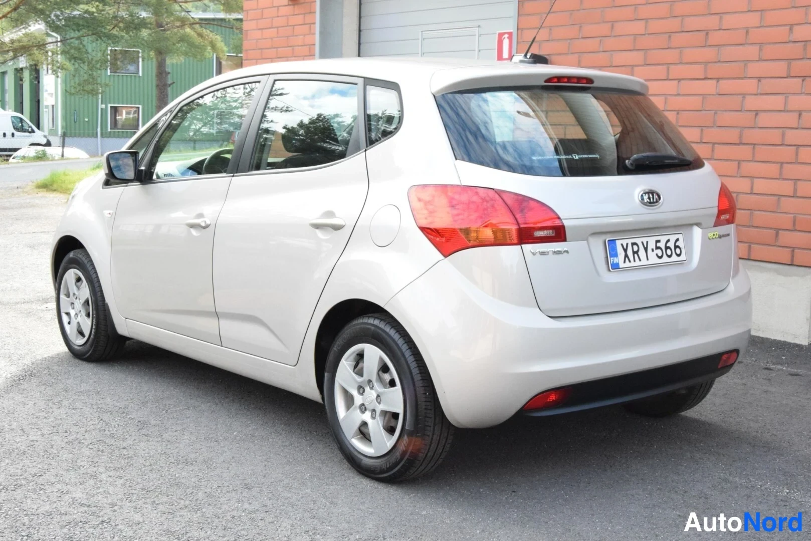 Beige Kia Venga 2010, takaviisto, kuva 6
