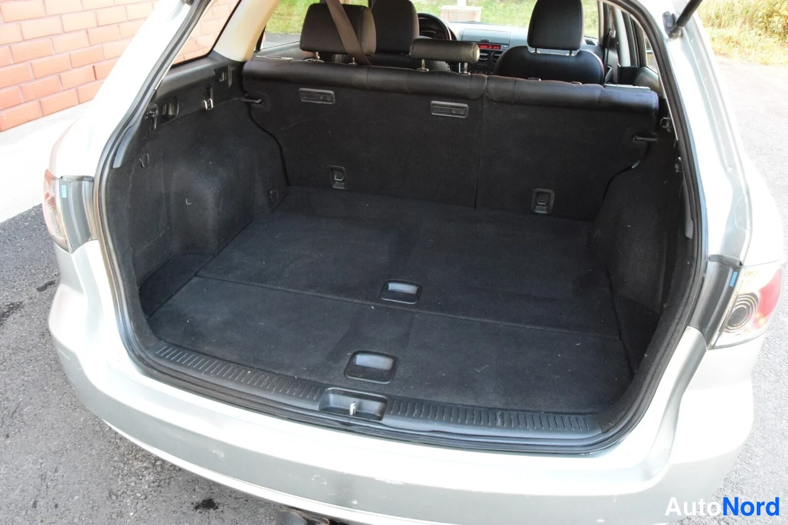 Hopea Mazda 6 2007, tavaratila, kuva 16
