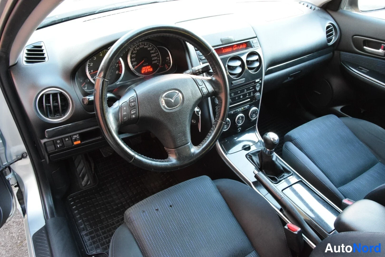 Hopea Mazda 6 2007, ohjaamo, kuva 9