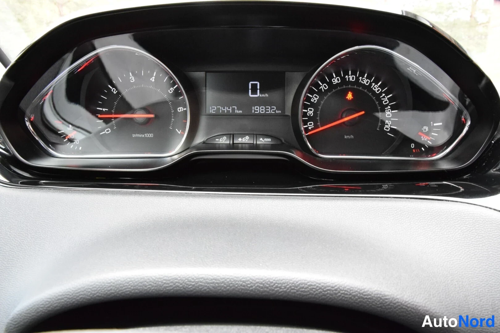 Sininen Peugeot 208 2012, yksityiskohta, kuva 19