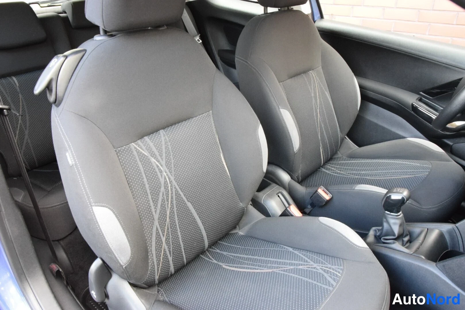 Sininen Peugeot 208 2012, etuistuimet, kuva 14