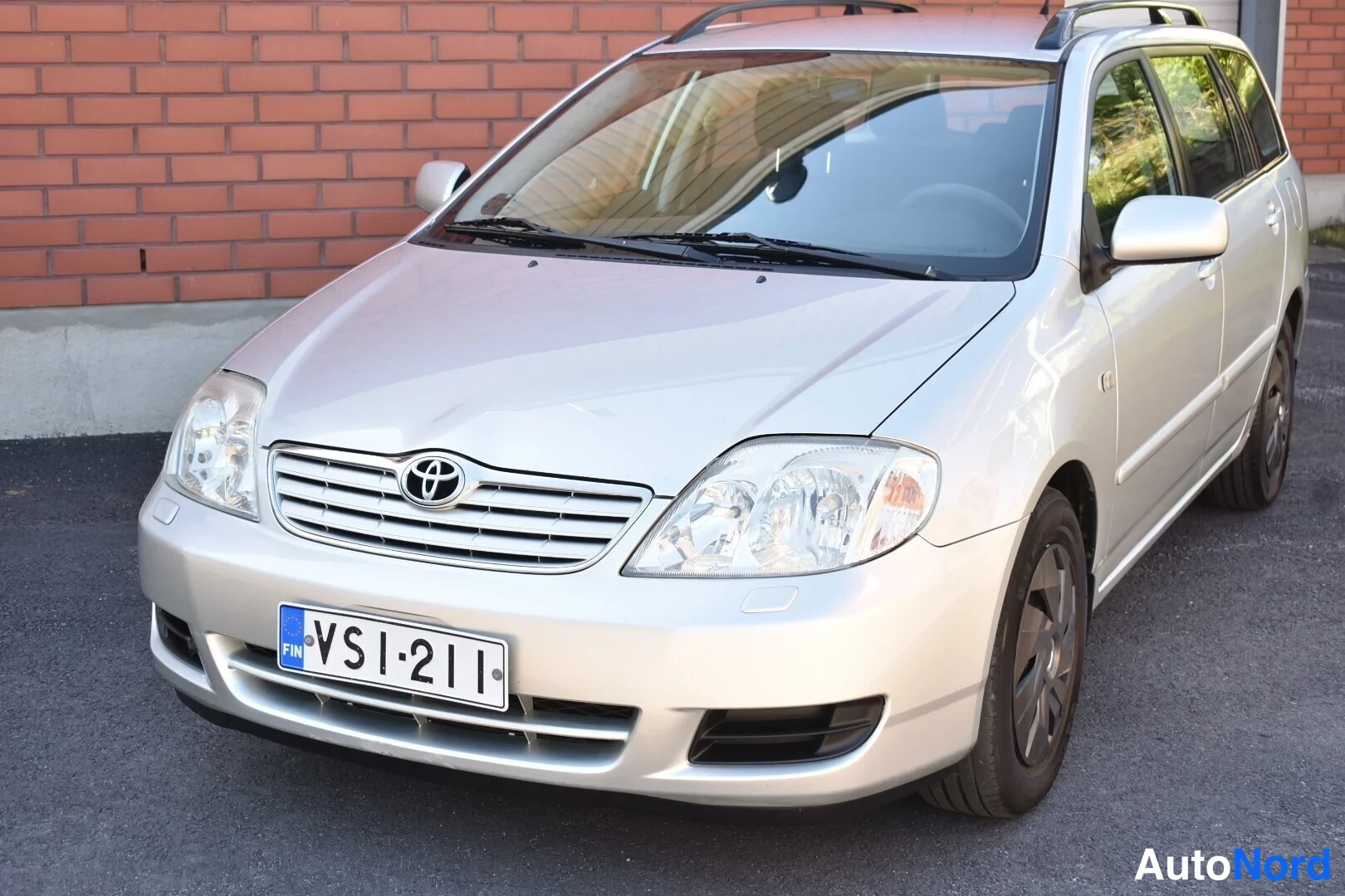 Beige Toyota Corolla 2006, etuviisto, keula vasemmalle, kuva 3