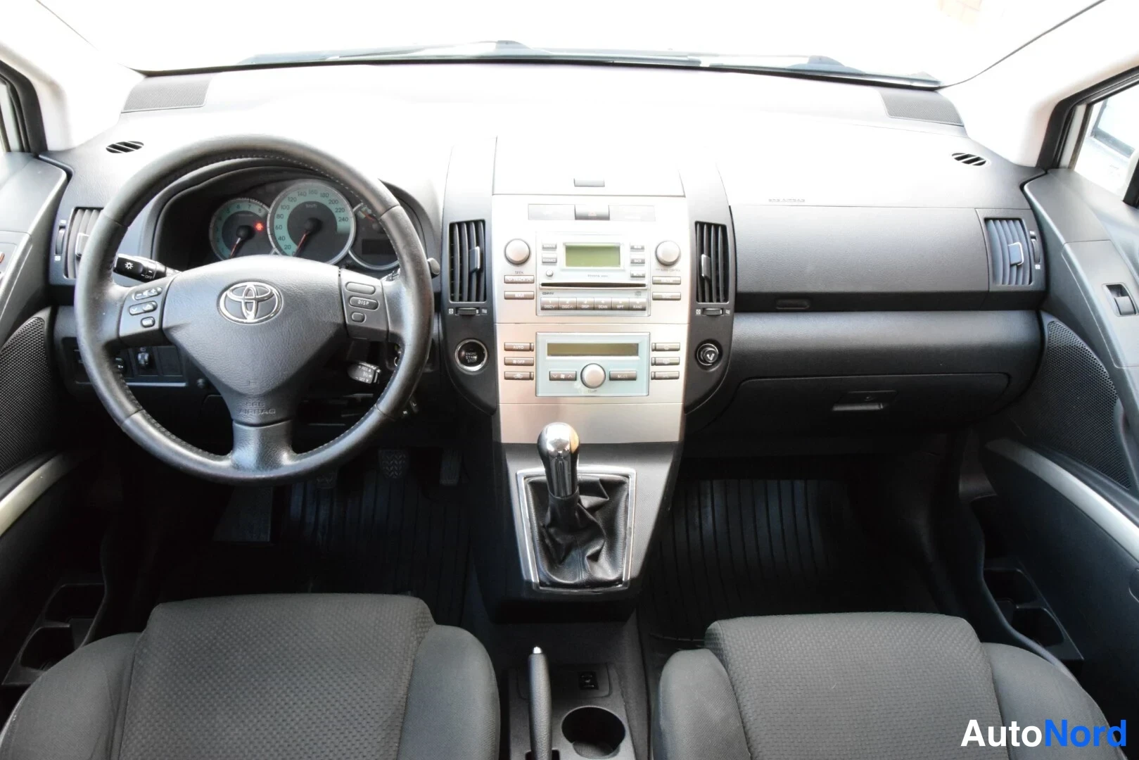 Beige Toyota Corolla Verso 2006, ohjaamo, kuva 12
