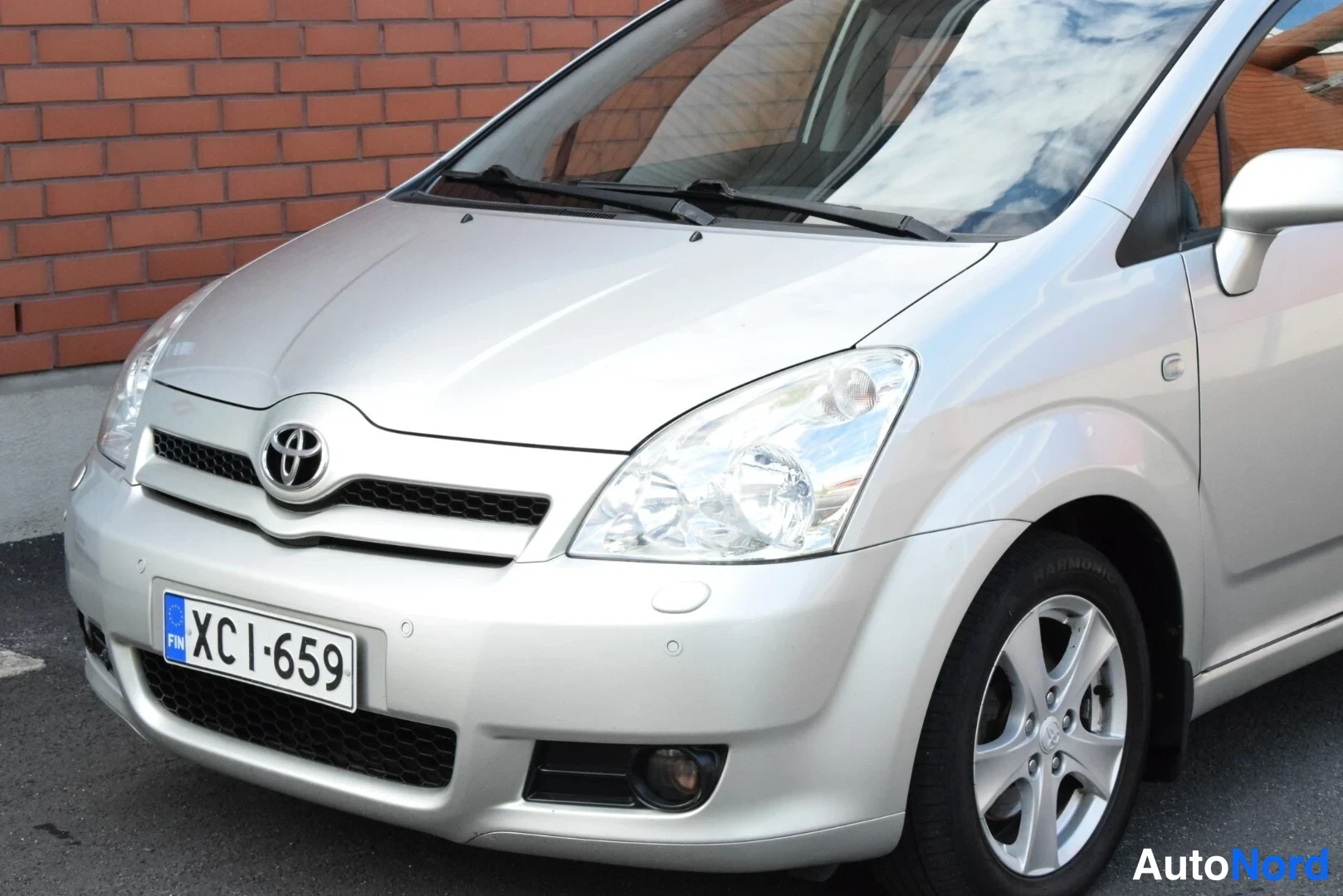 Beige Toyota Corolla Verso 2006, etuviisto, keula vasemmalle, kuva 2