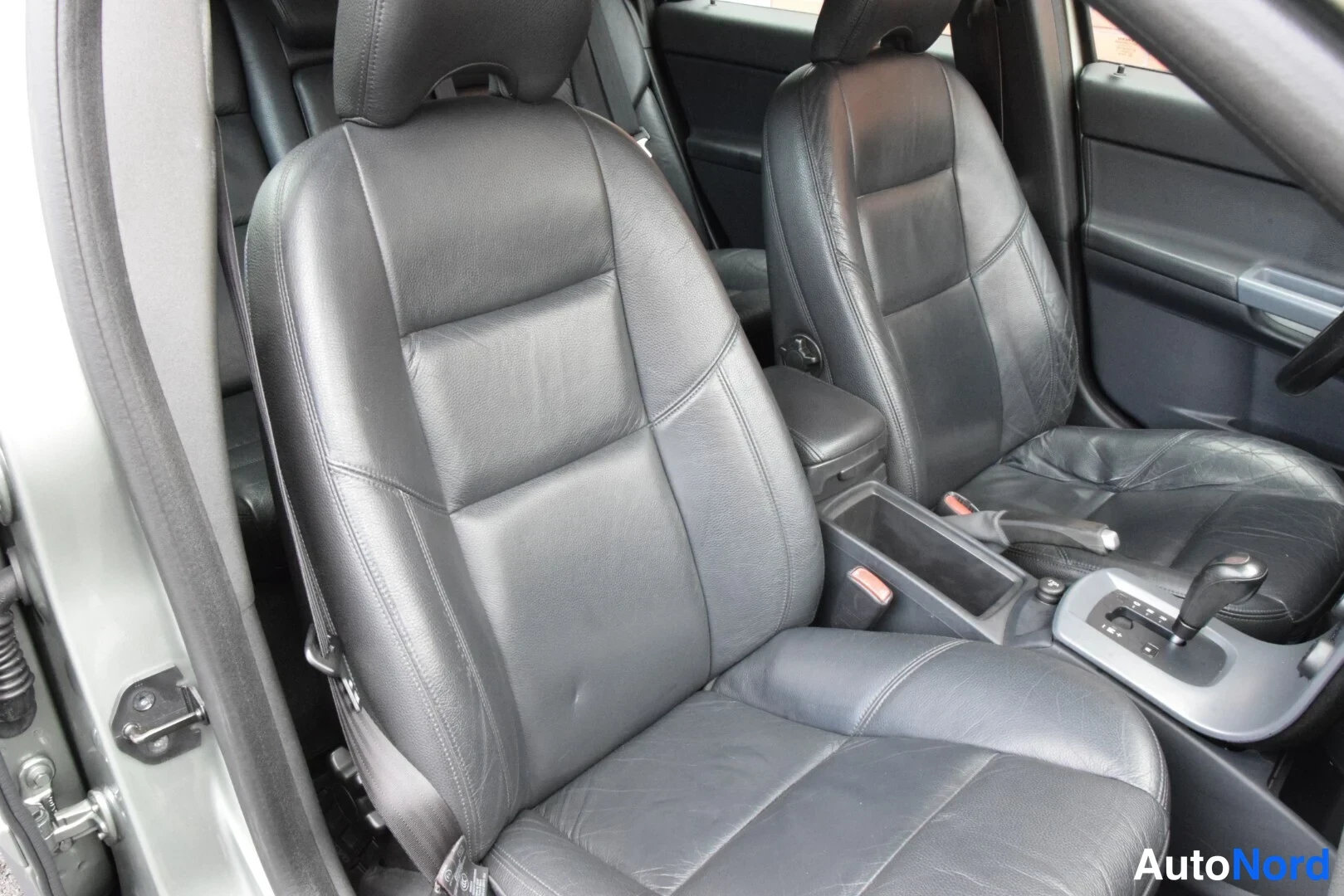 Beige Volvo V50 2007, etuistuimet, kuva 13