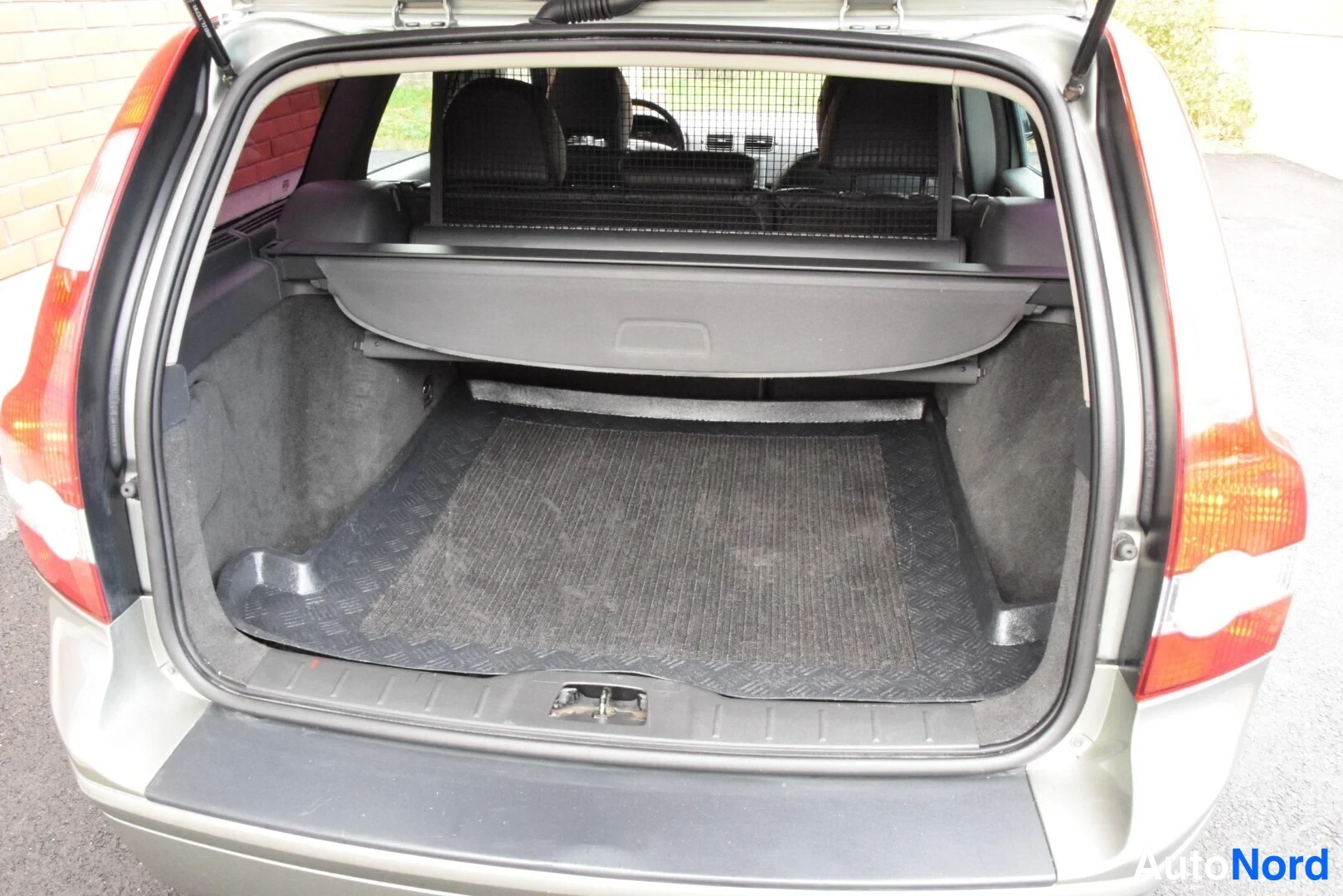 Beige Volvo V50 2007, tavaratila, kuva 16