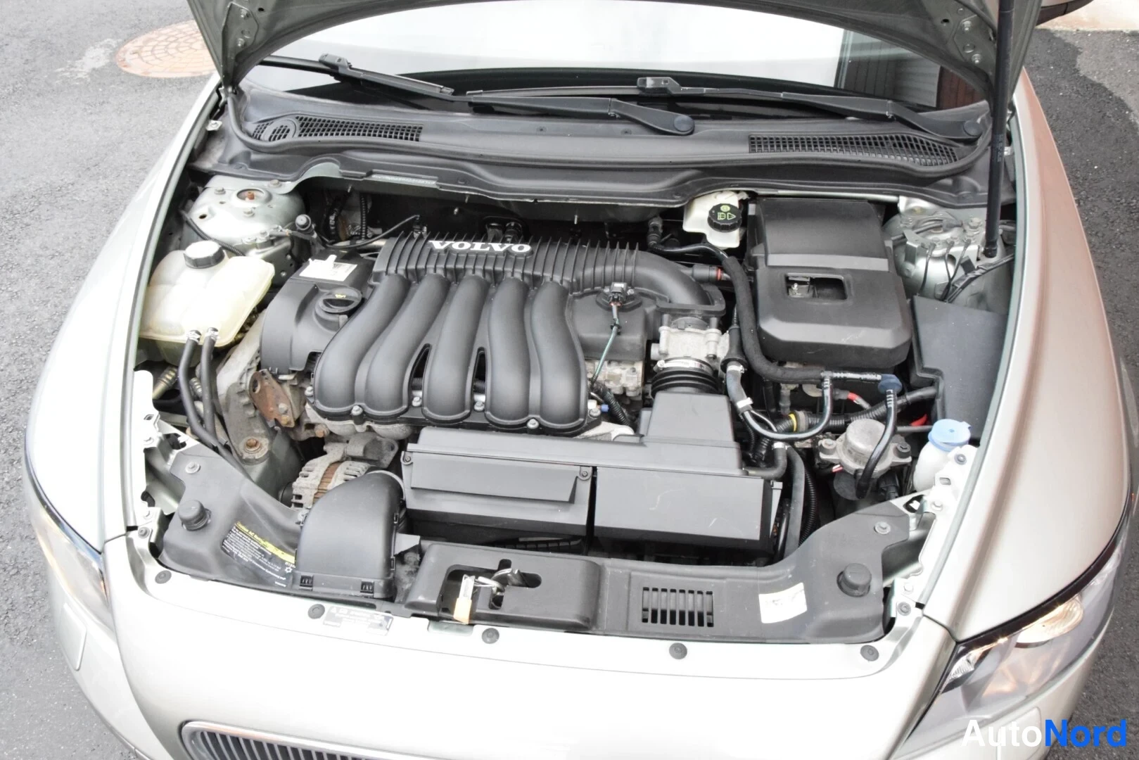 Beige Volvo V50 2007, moottoritila, kuva 17