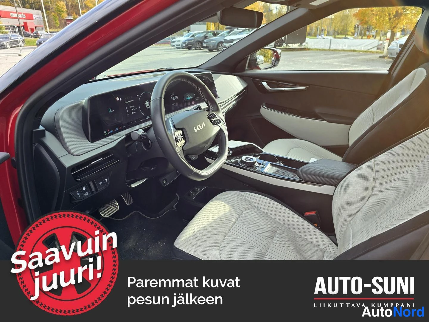 Punainen Kia EV6 2022, ohjaamo, kuva 3