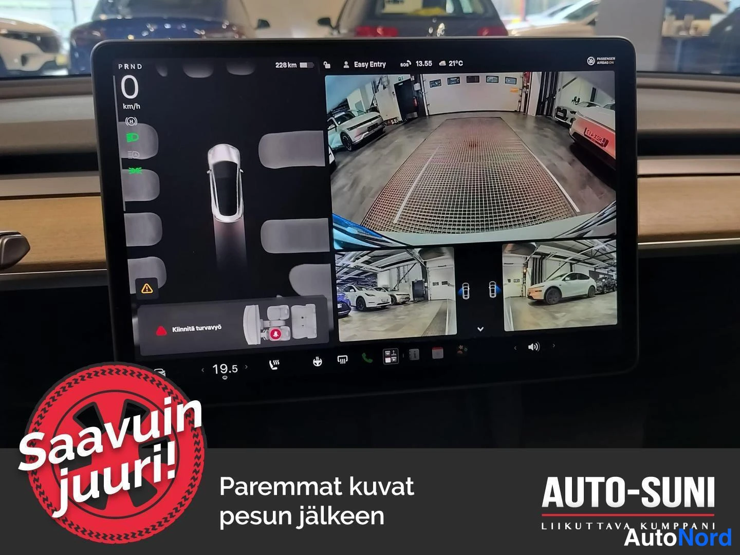 Valkoinen Tesla Model 3 2023, yksityiskohta, kuva 9