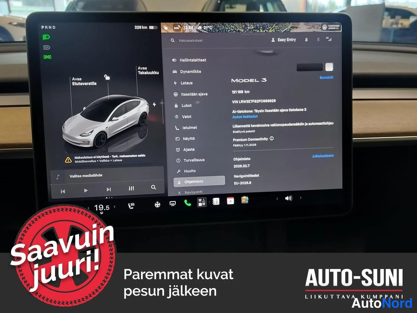 Valkoinen Tesla Model 3 2023, yksityiskohta, kuva 11