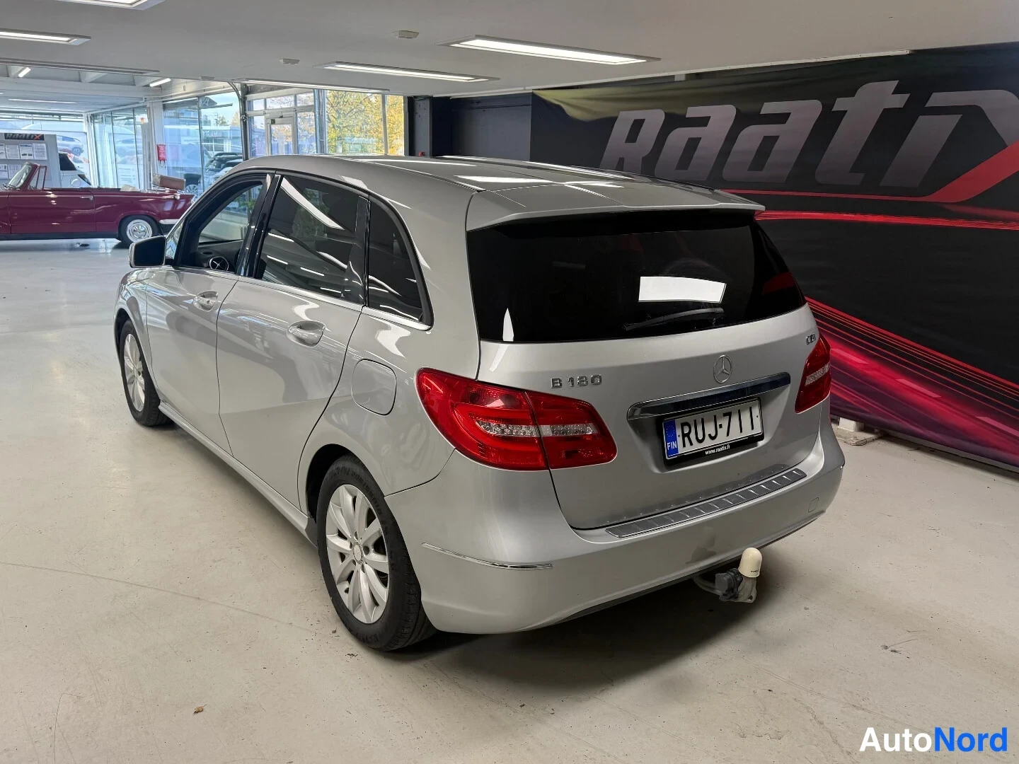Hopea Mercedes-Benz B 2013, takaviisto, kuva 4