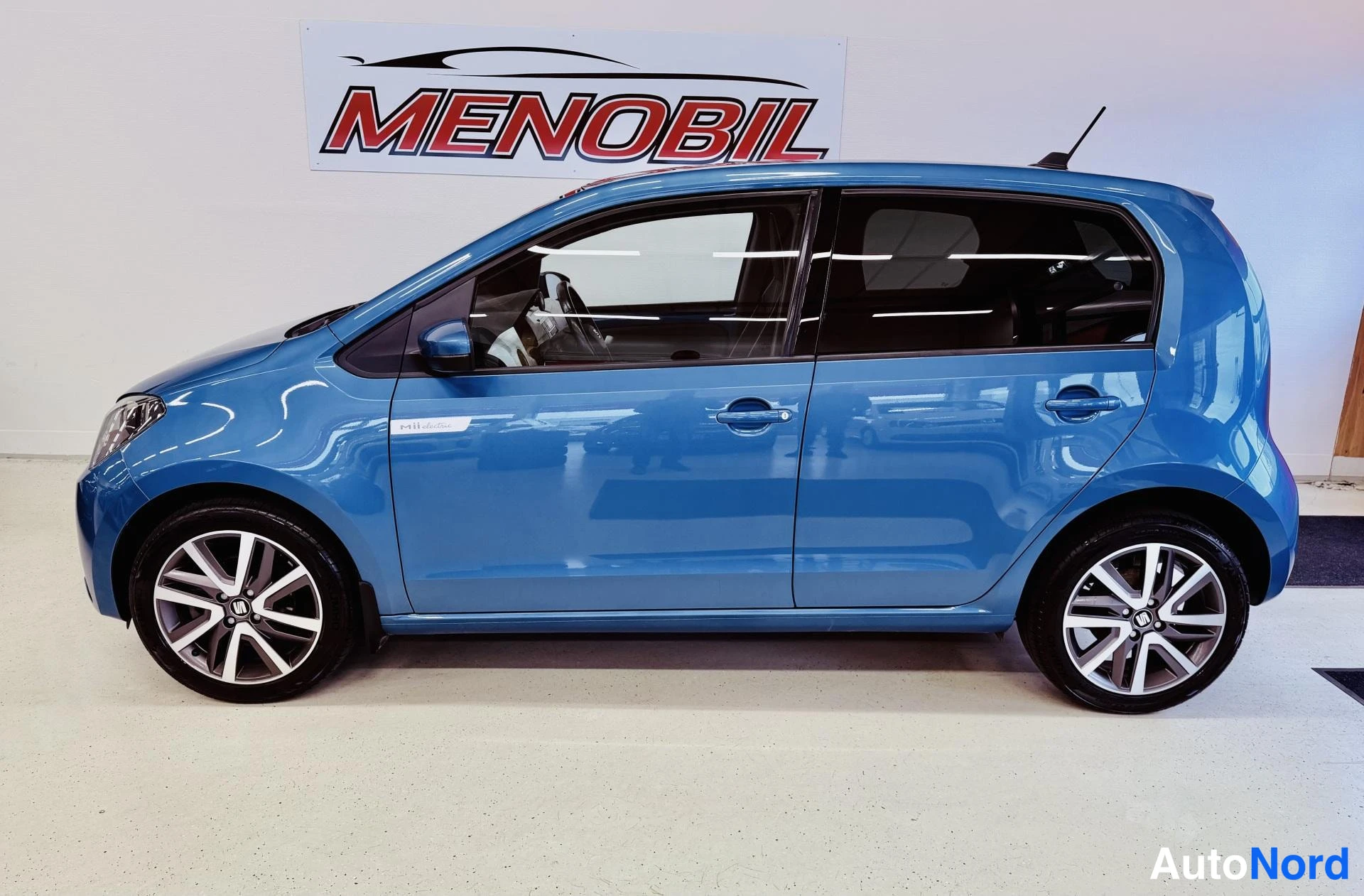 Sininen Seat Mii 2020, sivulta, kuva 4