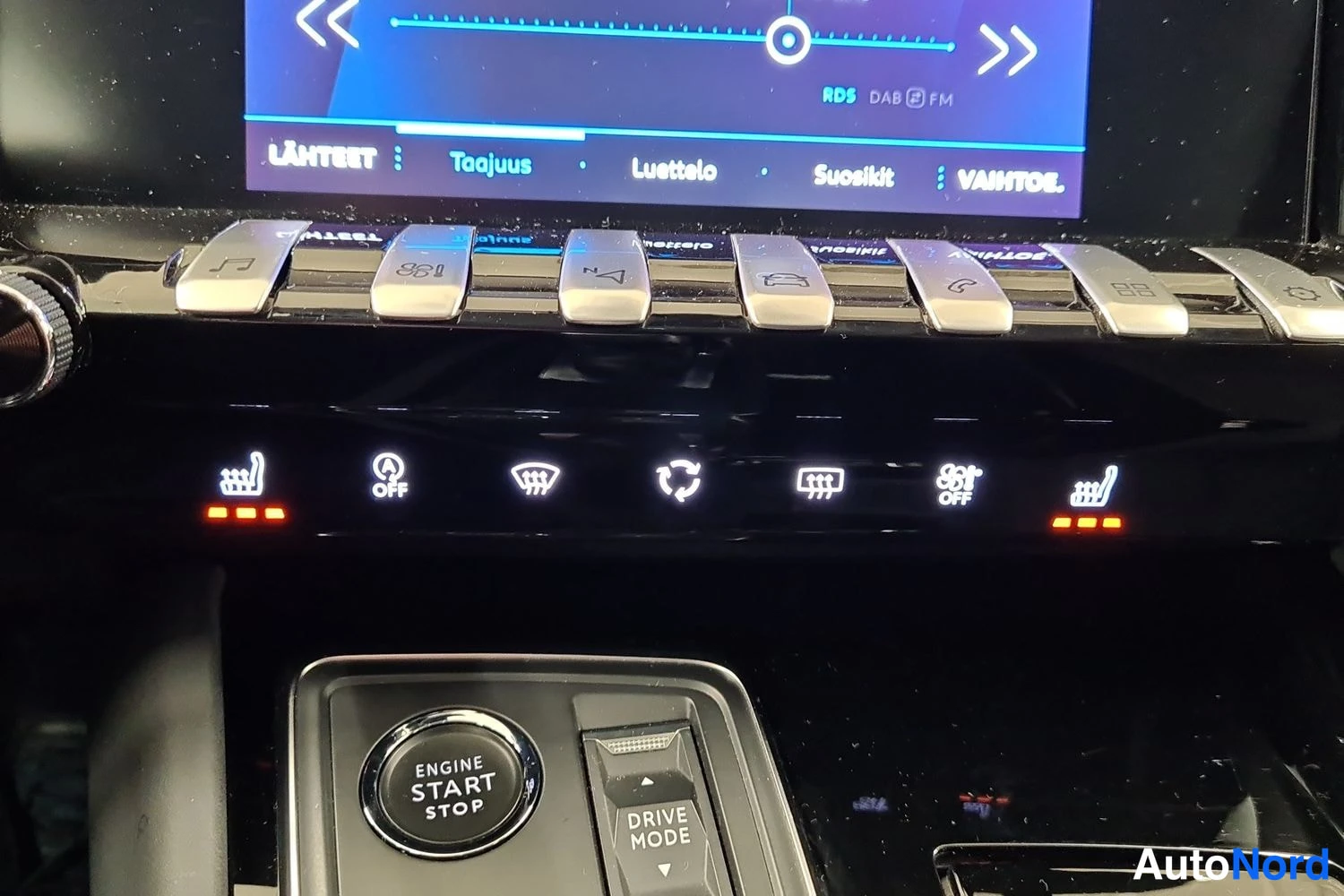 Valkoinen Peugeot 508 2019, yksityiskohta, kuva 25