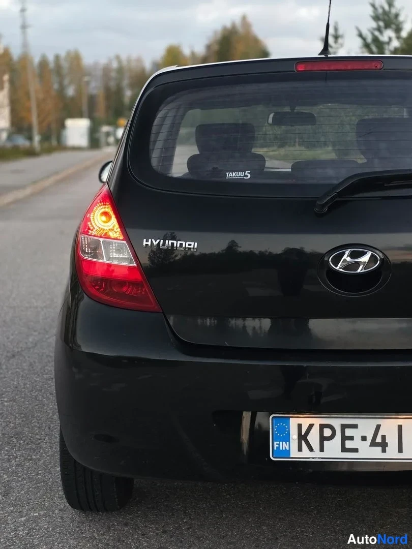 Musta Hyundai i20 2009, takaa, kuva 8