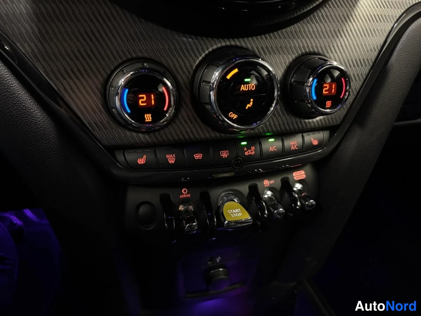 Harmaa Mini Countryman Cooper SE ALL4 2023, yksityiskohta, kuva 17
