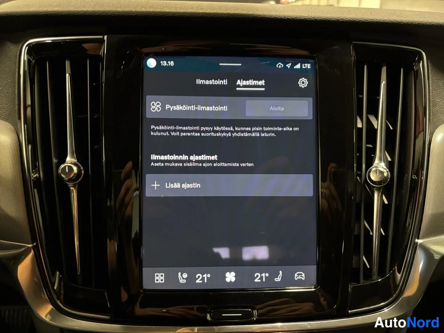 Valkoinen Volvo V90 2024, yksityiskohta, kuva 13