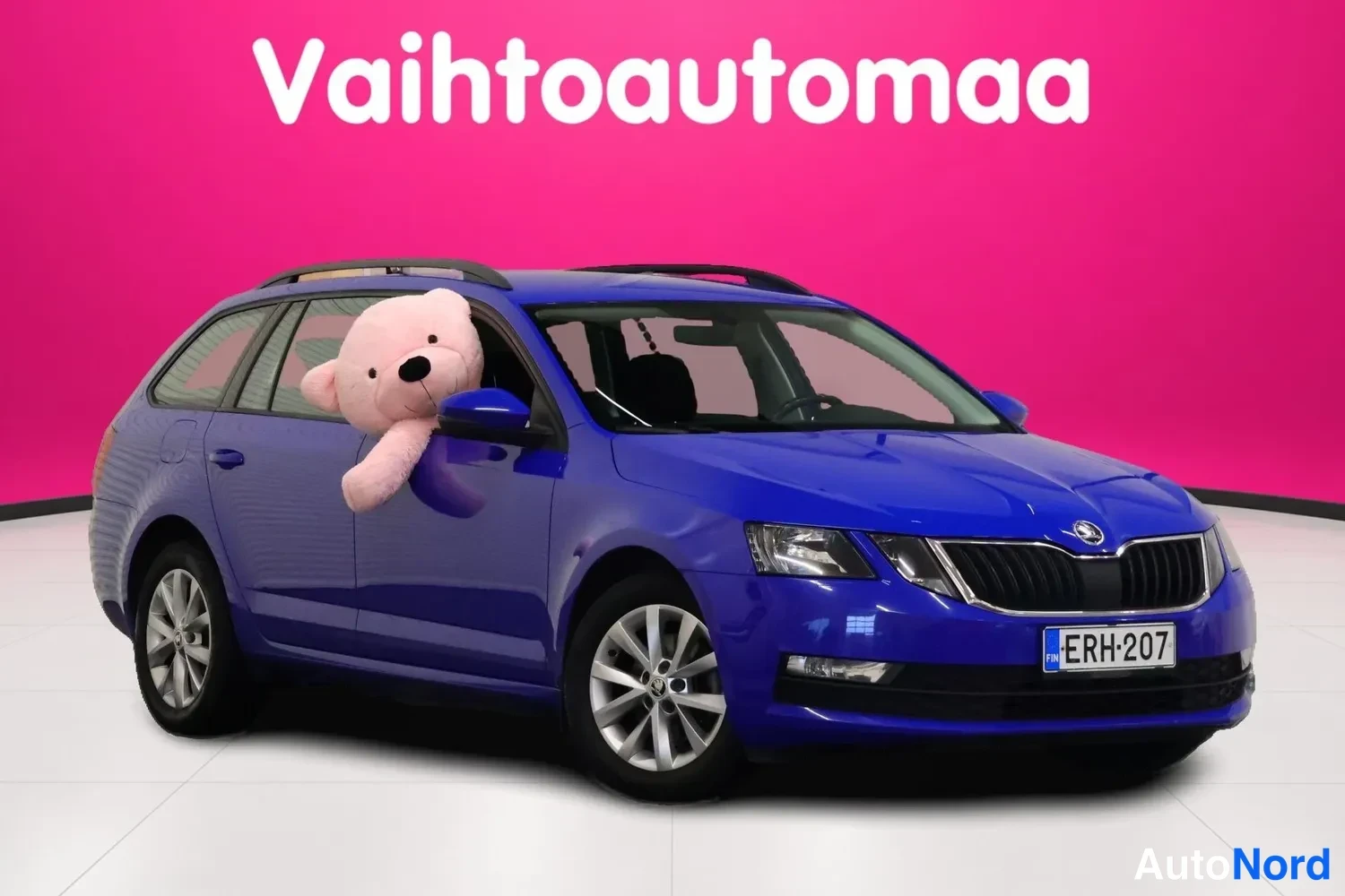 Sininen Skoda Octavia 2019, etuviisto, keula oikealle, kuva 3