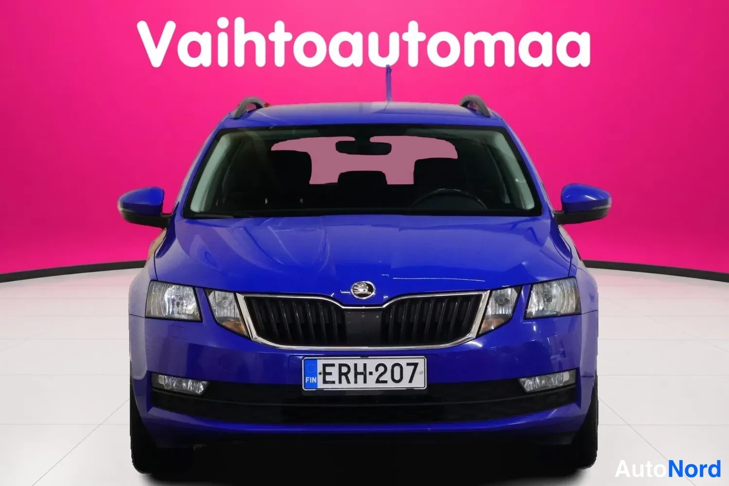 Sininen Skoda Octavia 2019, edestä, kuva 4