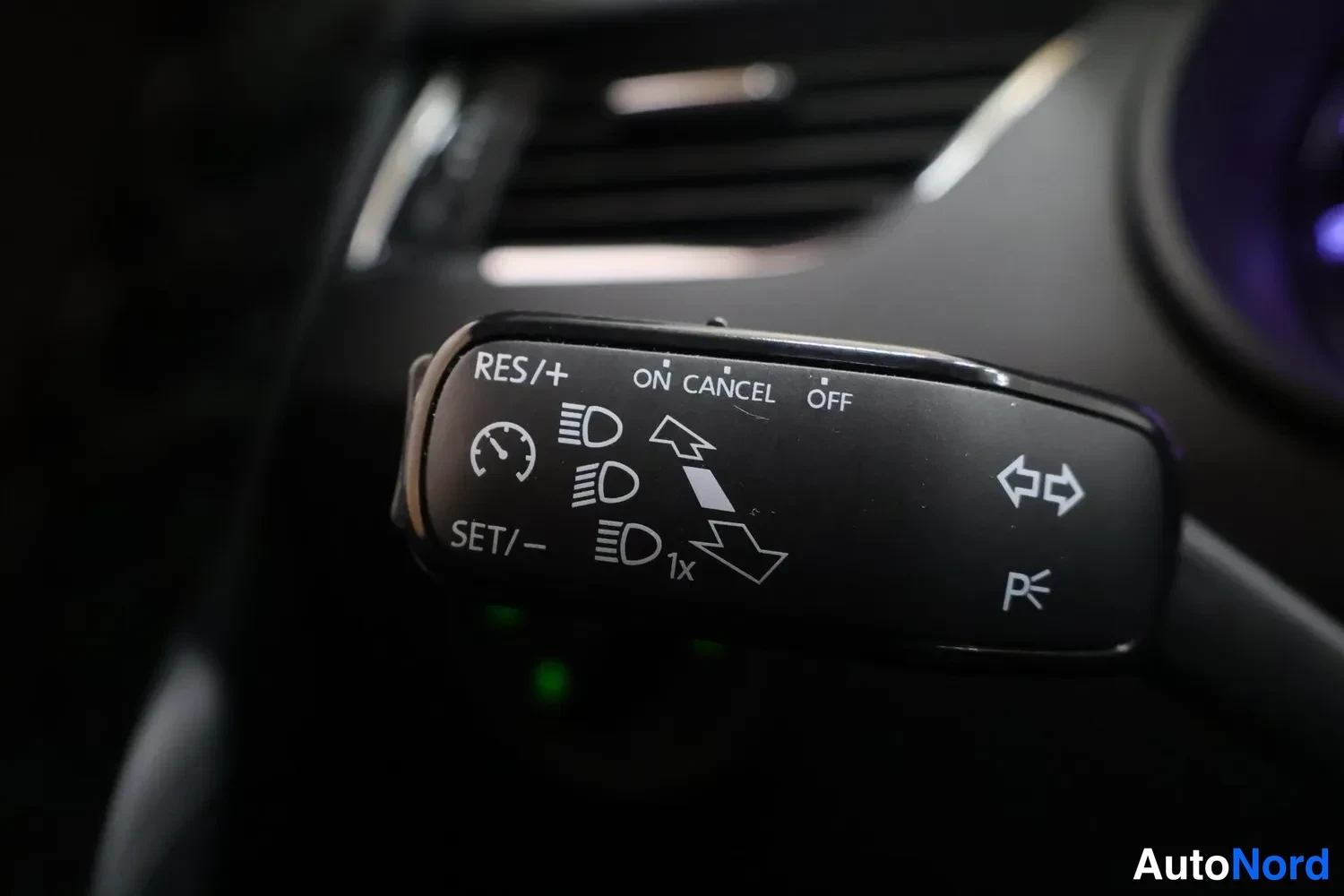 Sininen Skoda Octavia 2019, yksityiskohta, kuva 14