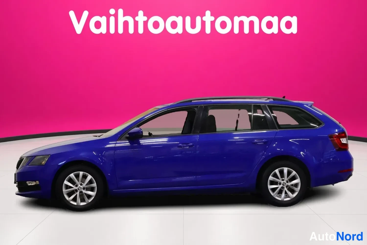 Sininen Skoda Octavia 2019, takaviisto, kuva 7