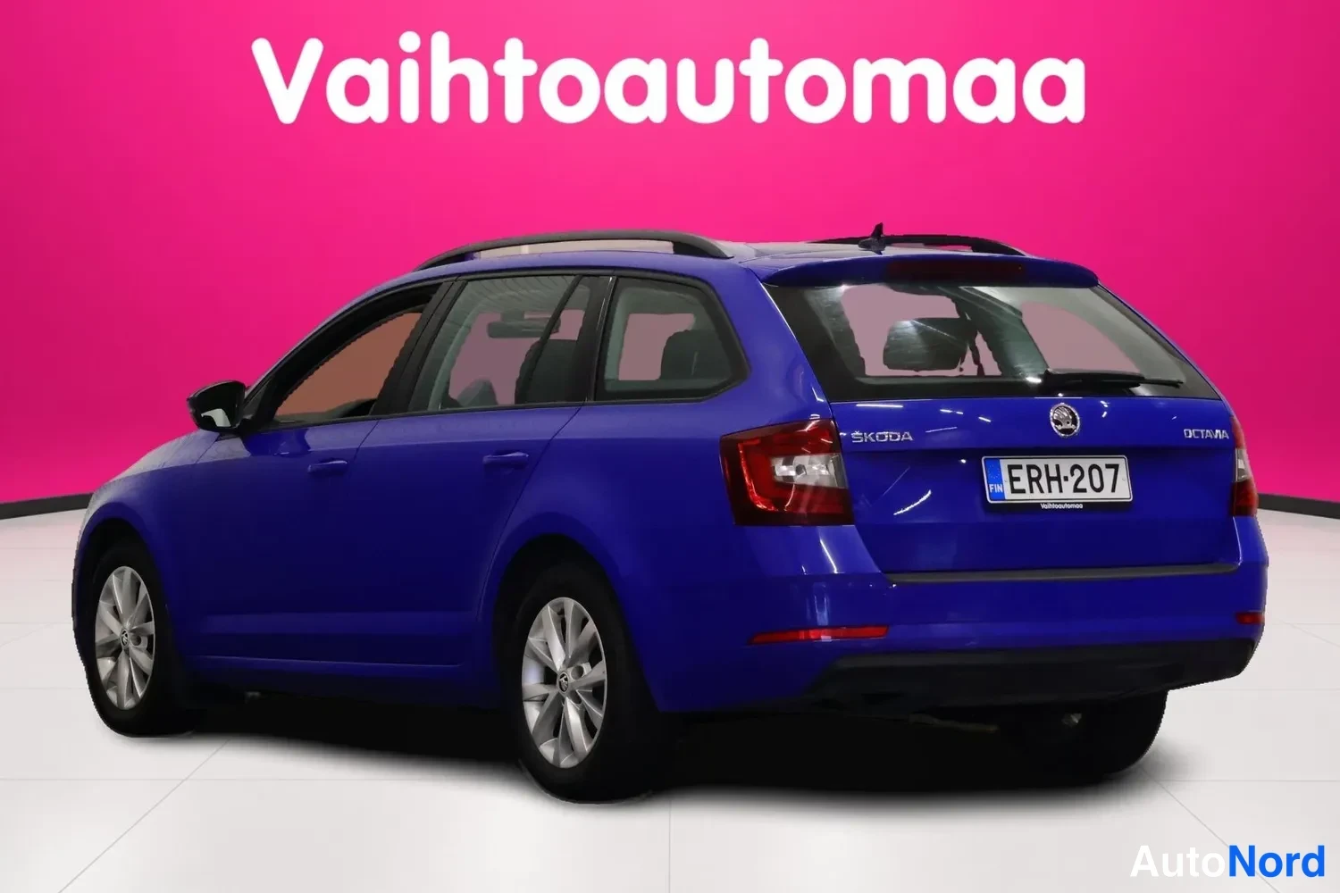 Sininen Skoda Octavia 2019, takaviisto, kuva 5