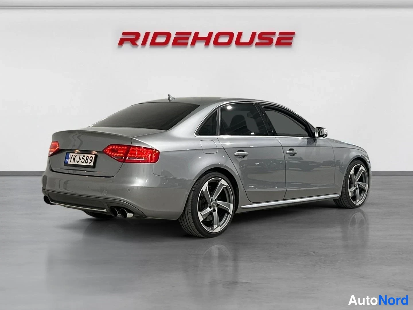 Hopea Audi S4 2011, takaviisto, kuva 5