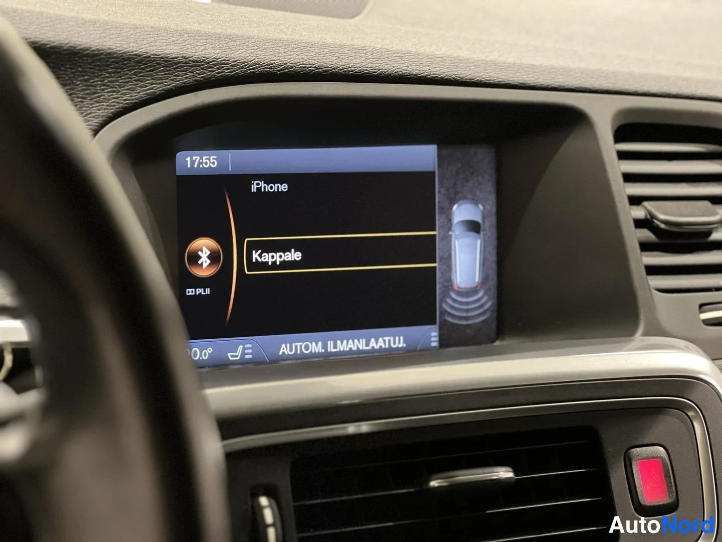 Valkoinen Volvo V60 2010, yksityiskohta, kuva 19