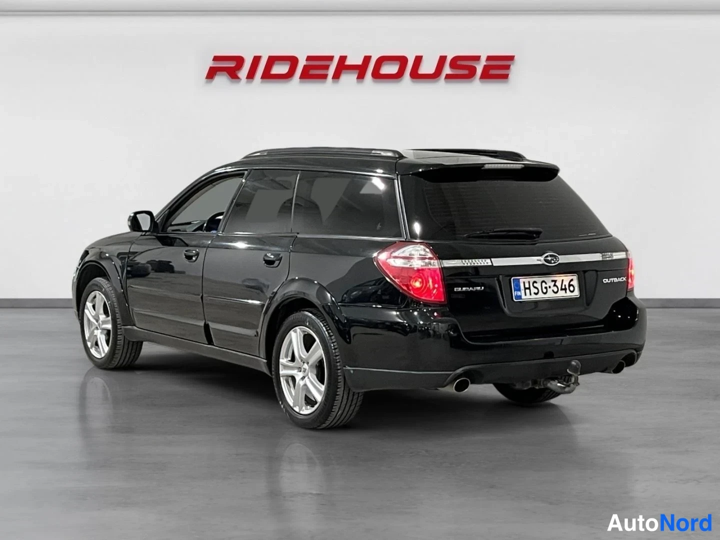 Musta Subaru Outback 2006, takaviisto, kuva 7