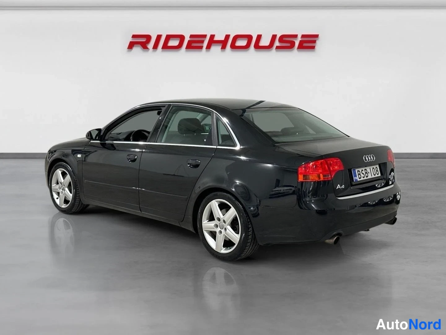 Musta Audi A4 2006, takaviisto, kuva 6