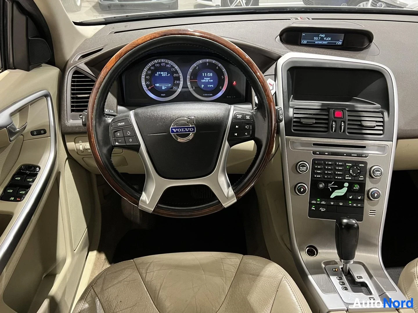 Hopea Volvo XC60 2010, yksityiskohta, kuva 13