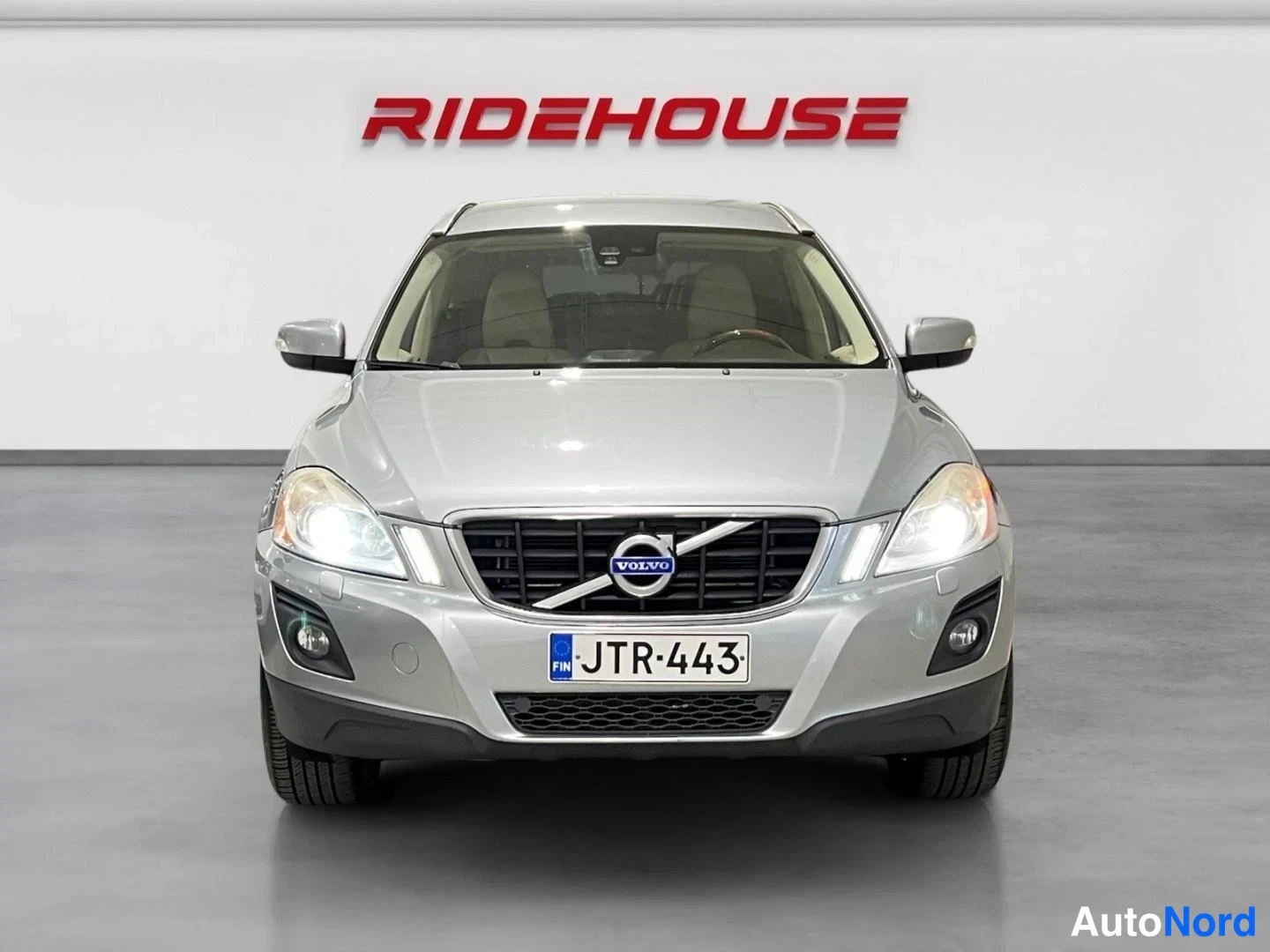 Hopea Volvo XC60 2010, edestä, kuva 4