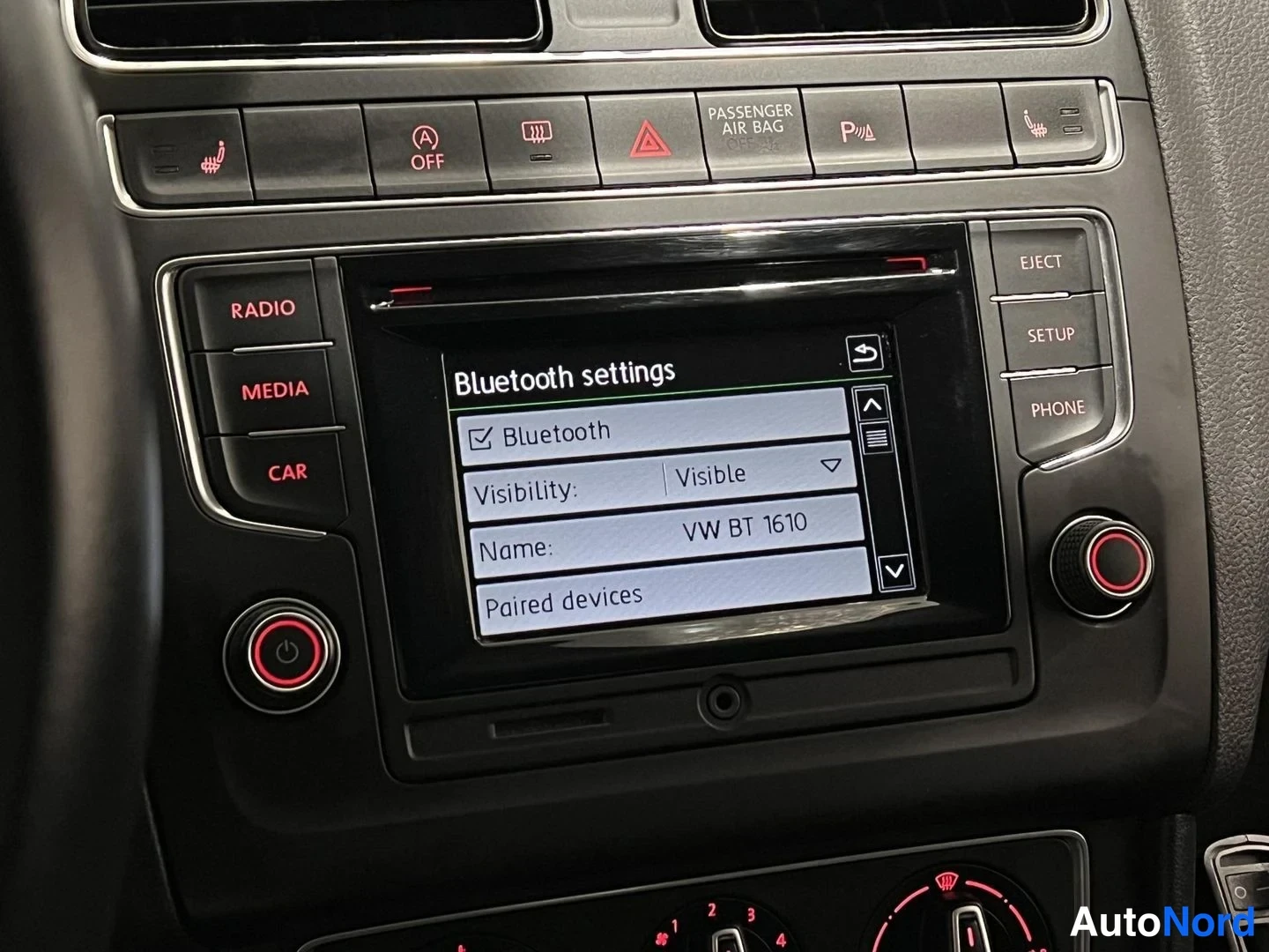 Valkoinen Volkswagen Polo 2015, yksityiskohta, kuva 15