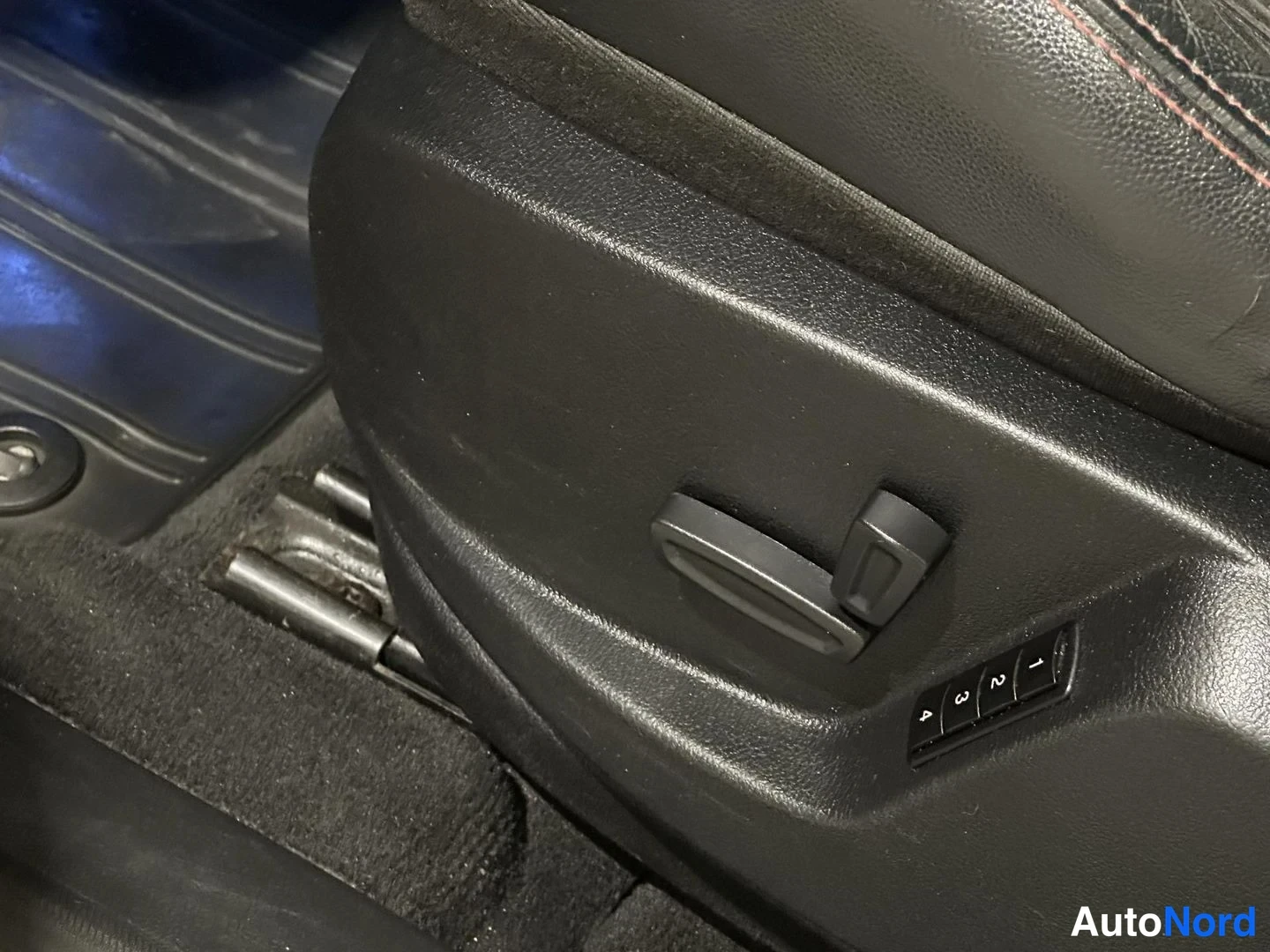 Harmaa Ford S-MAX 2012, yksityiskohta, kuva 17
