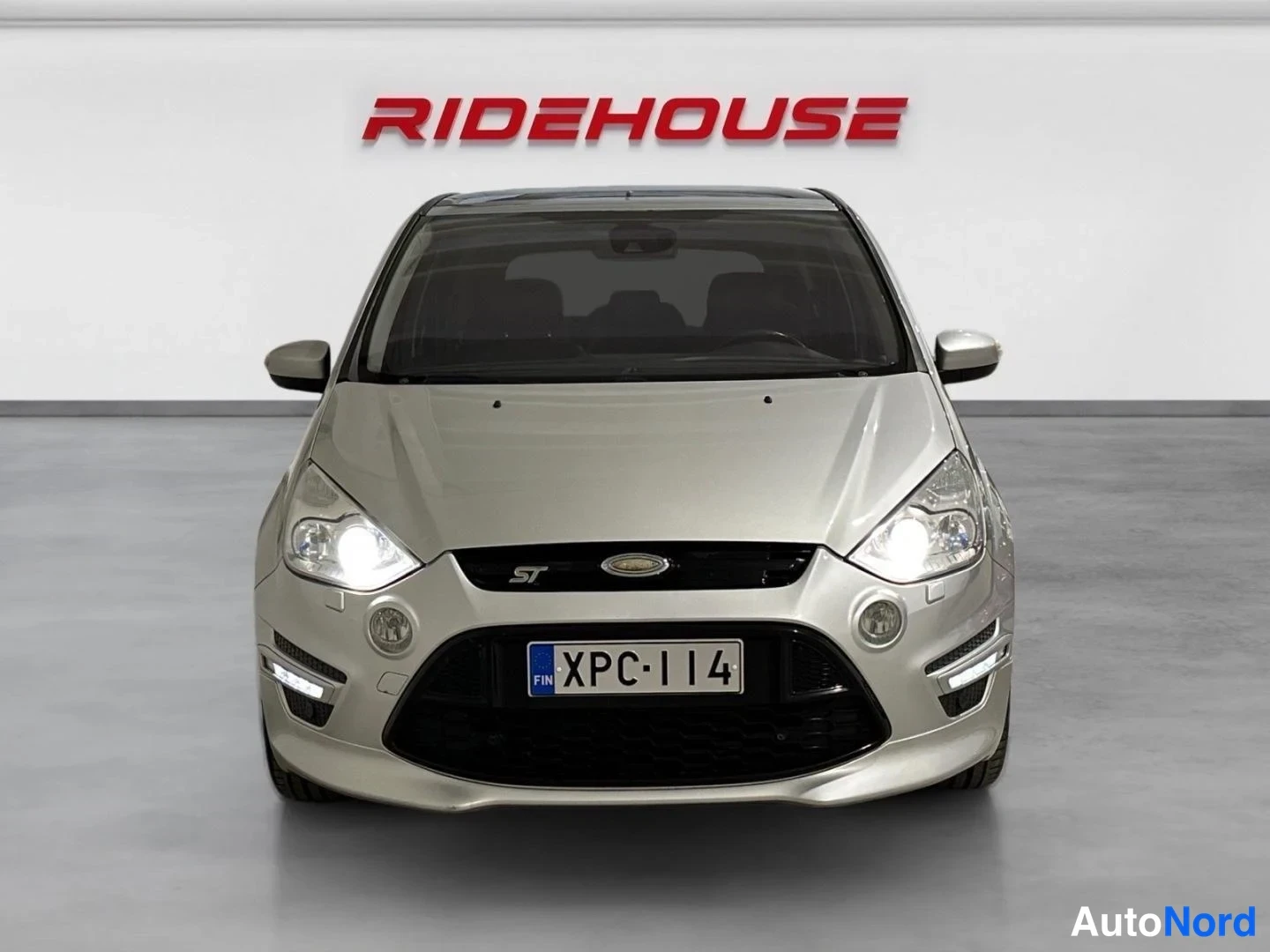 Harmaa Ford S-MAX 2012, edestä, kuva 4