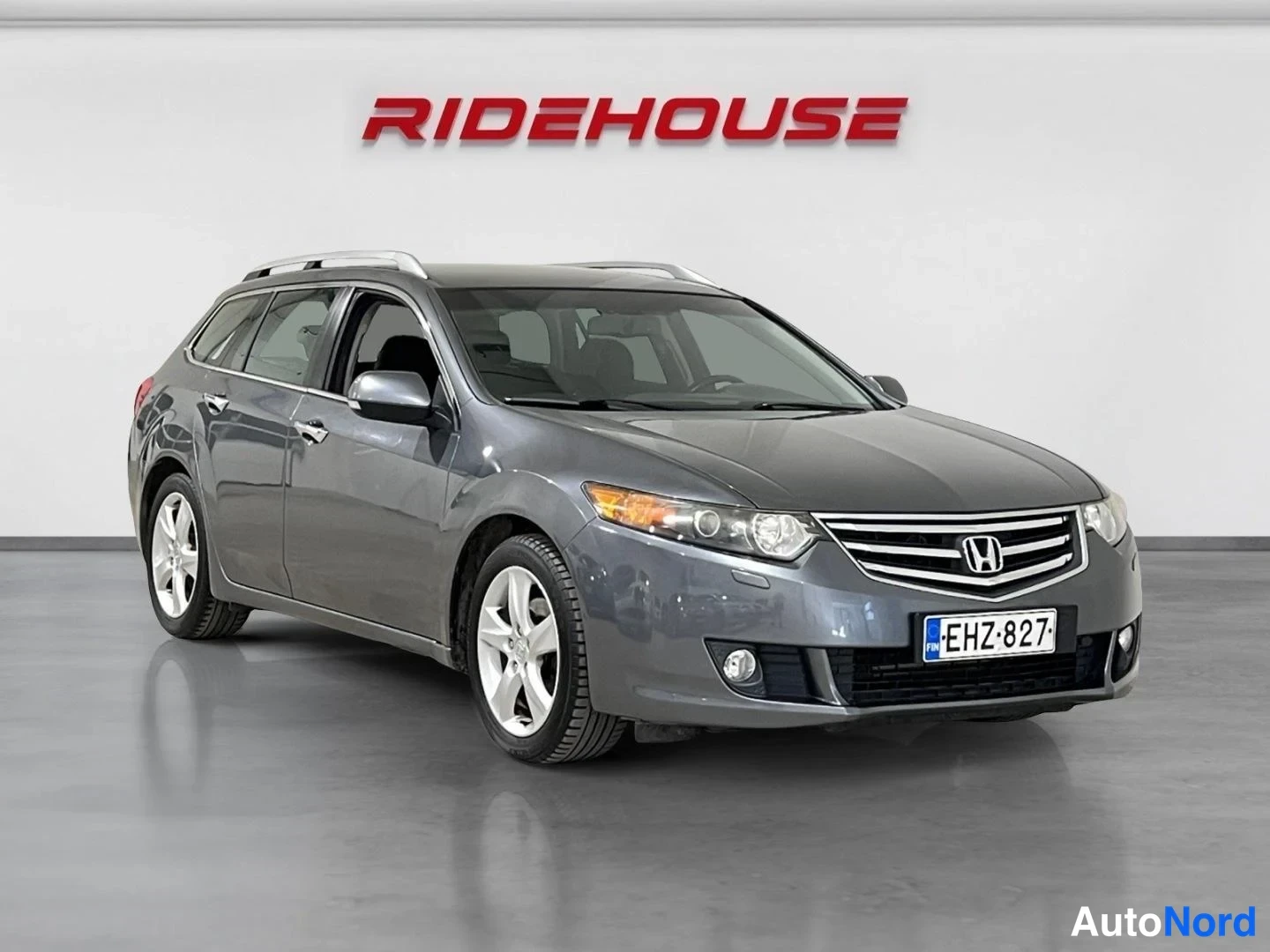 Harmaa Honda Accord 2010, etuviisto, keula oikealle, kuva 2