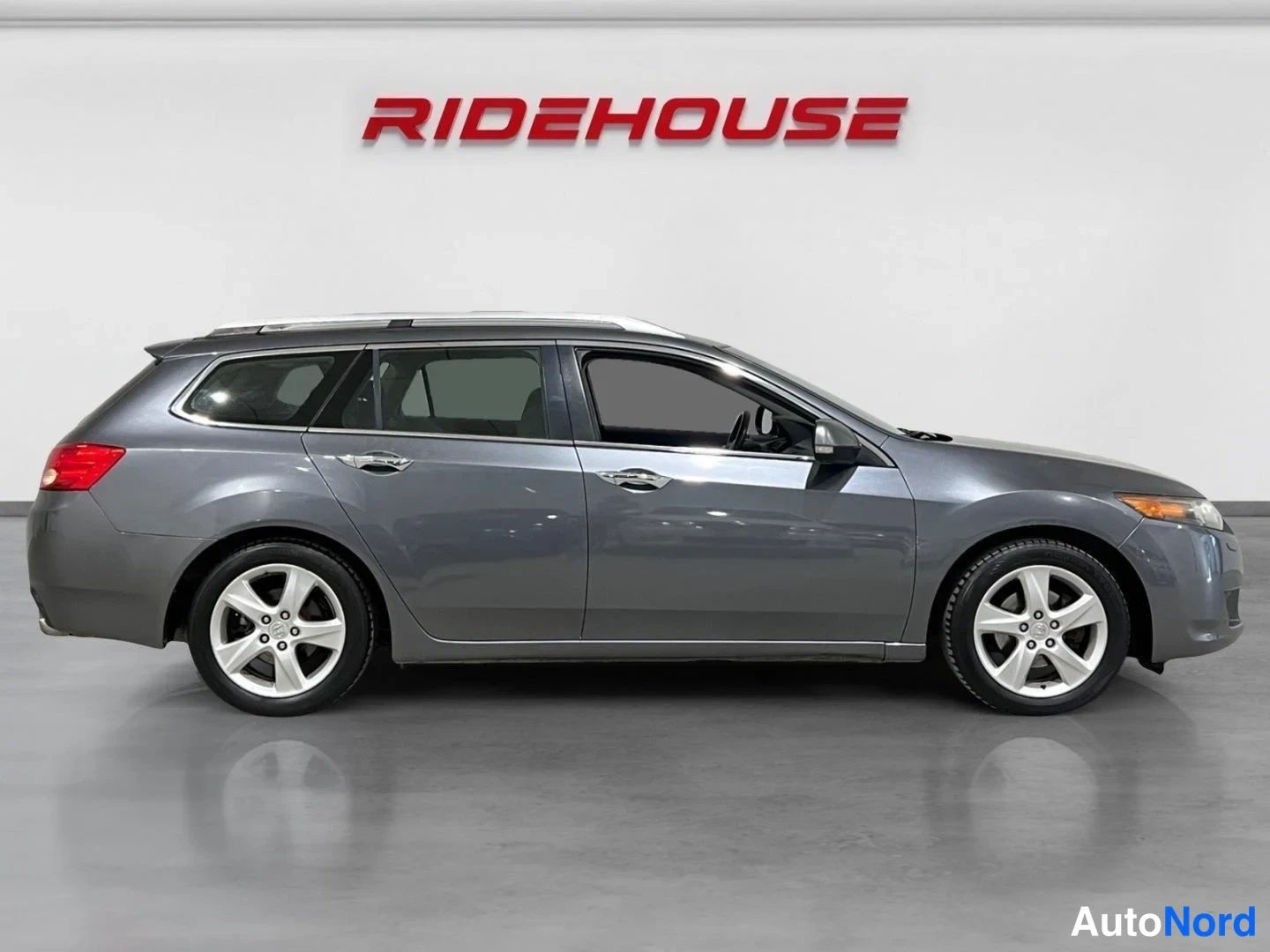 Harmaa Honda Accord 2010, sivulta, kuva 5